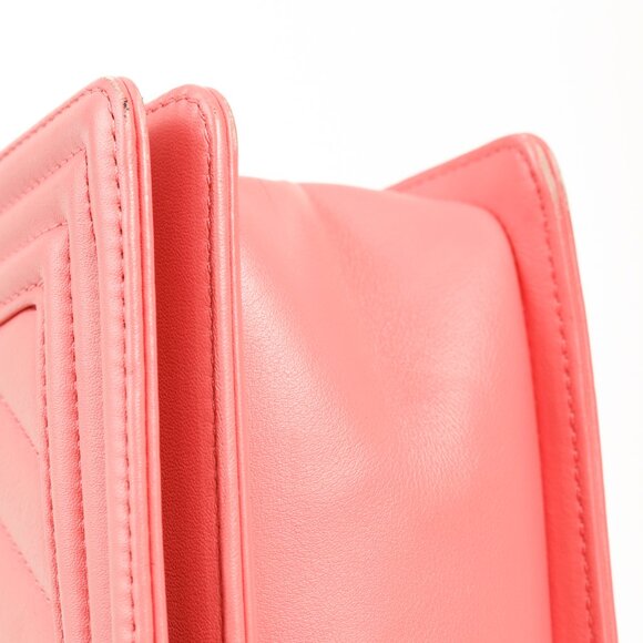 Chanel Boy Medium Pink Calfskin Chevron Flap Shoulder Bag - Picture 6 of 14